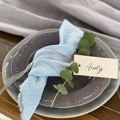 Clouds pusdienu šķīvis + Calm uzkodu šķīvis + gaiši zila salvete