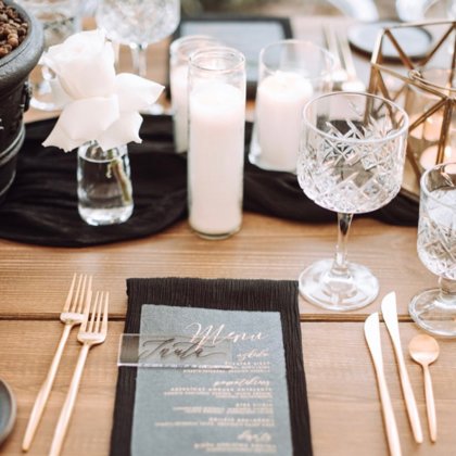 Sparkle glāzes + Zeltīti galda piederumi / Layercake Deco