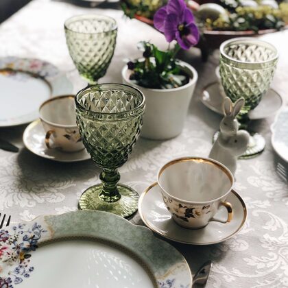 Green glāzes + Flora pusdienu šķīvji